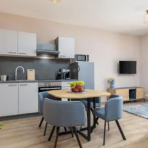 Wine House & Marceta Apartman